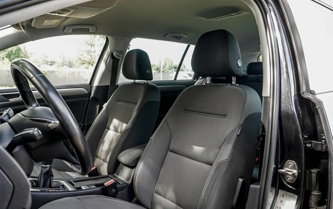 Volkswagen Golf cena 34900 przebieg: 212000, rok produkcji 2016 z Błonie małe 667